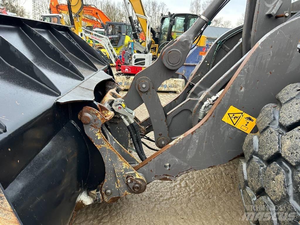 Volvo L 120 H Kolesni nakladalci