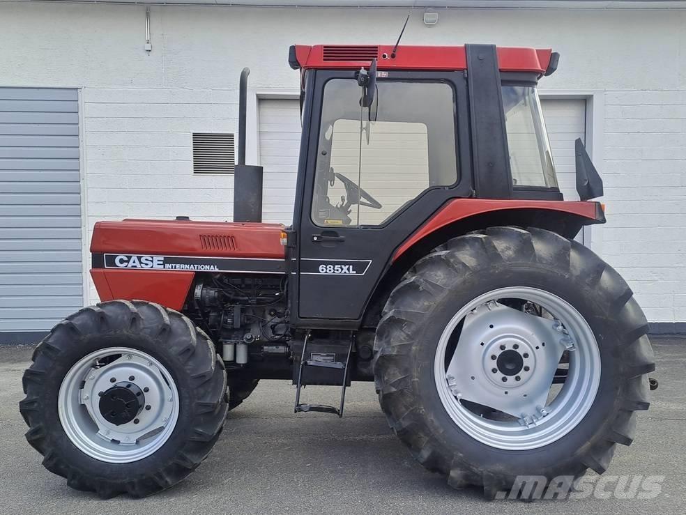 Case IH 685 XL Traktorji