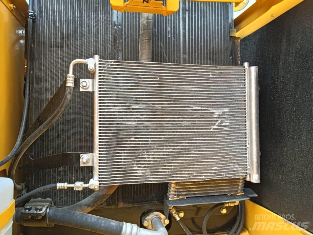 Komatsu PC 240 Bagri goseničarji