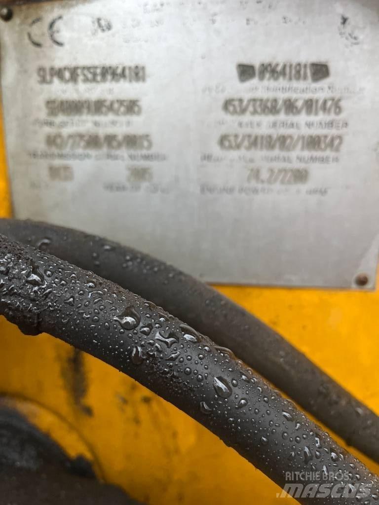 JCB 4 X Kolesni nakladalci