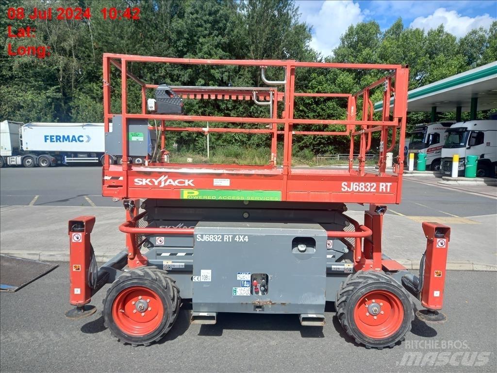 SkyJack SJ 6832 RT Škarjaste dvižne ploščadi