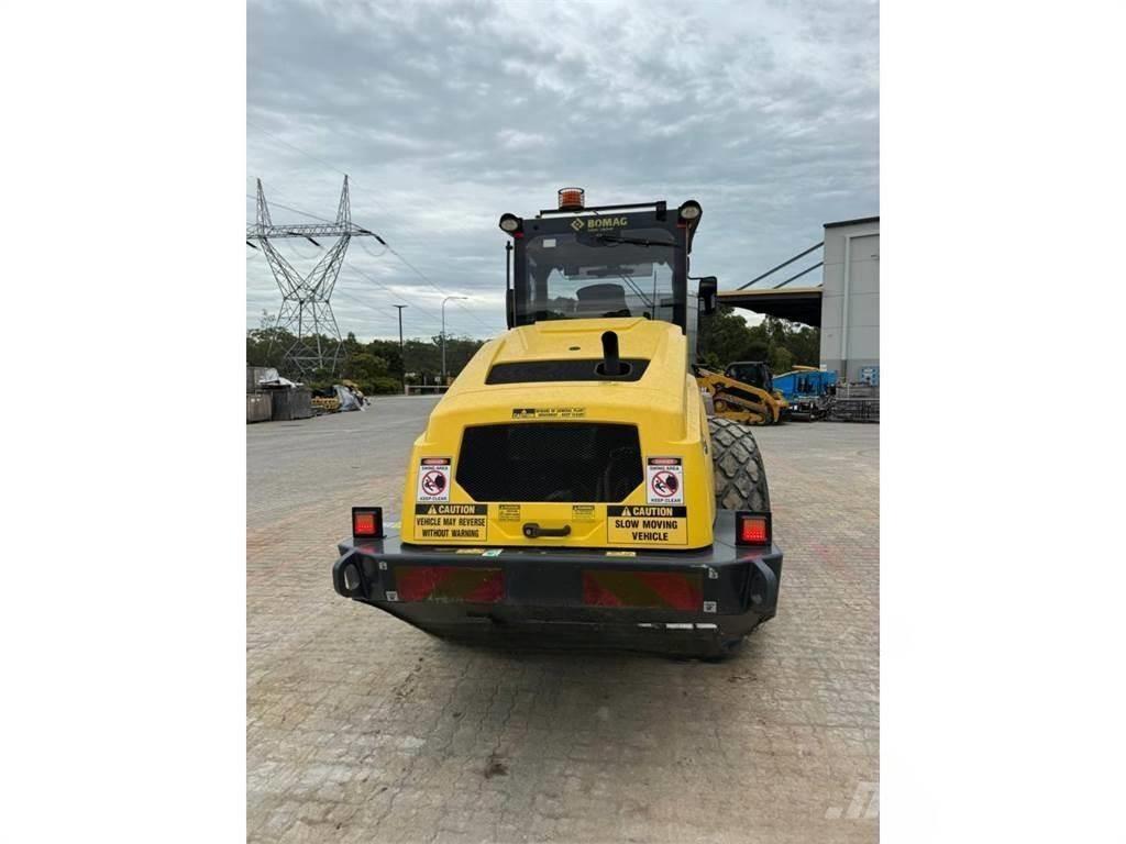 BMW 213D Enojni valjarji