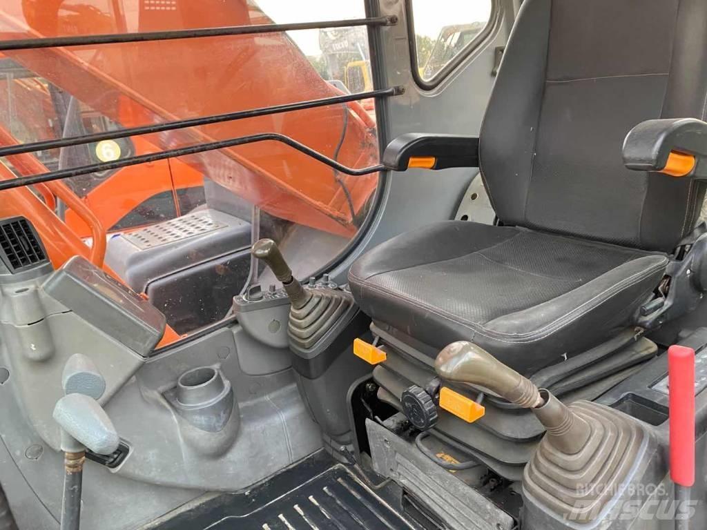 Hitachi ZX 210 Bagri goseničarji