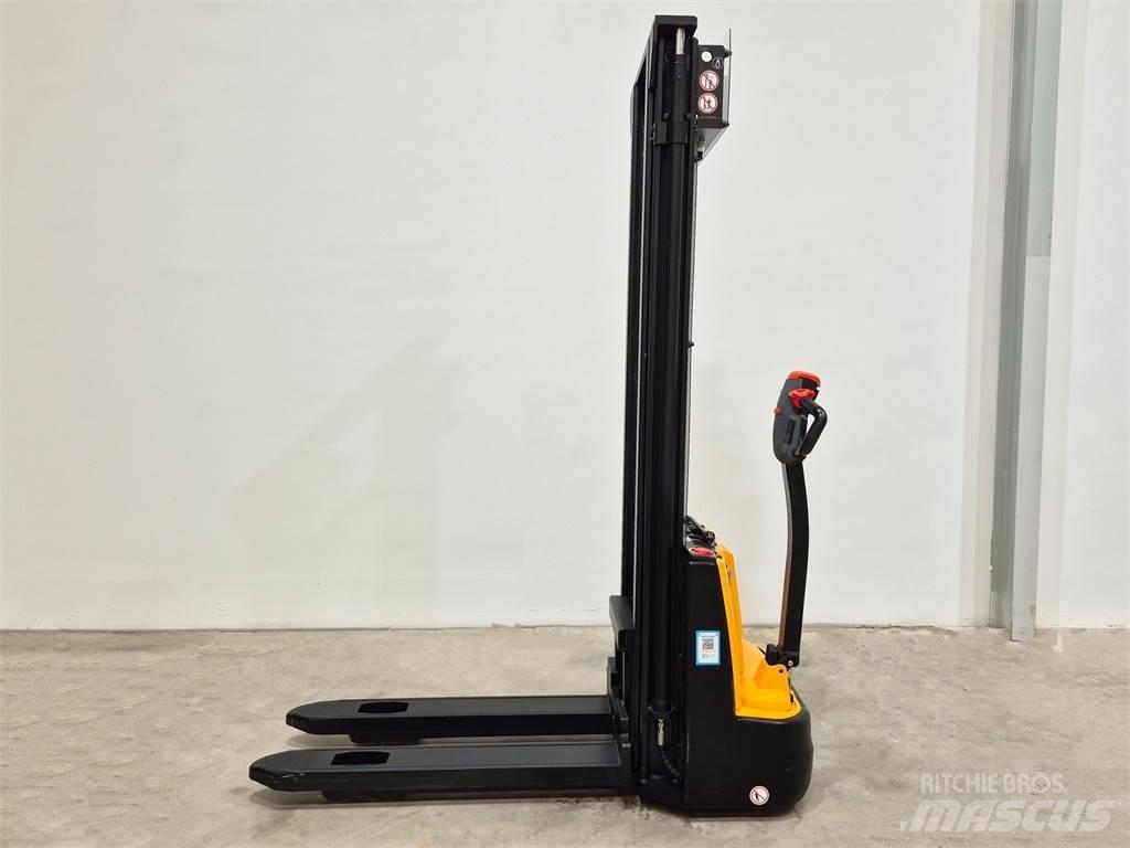  ESA121 2S360 Ročni električni viličar