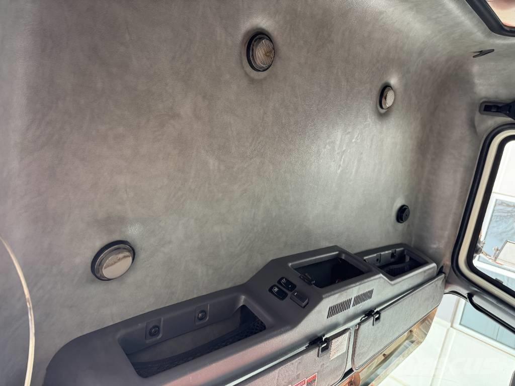 Mack GU813 Kiper tovornjaki