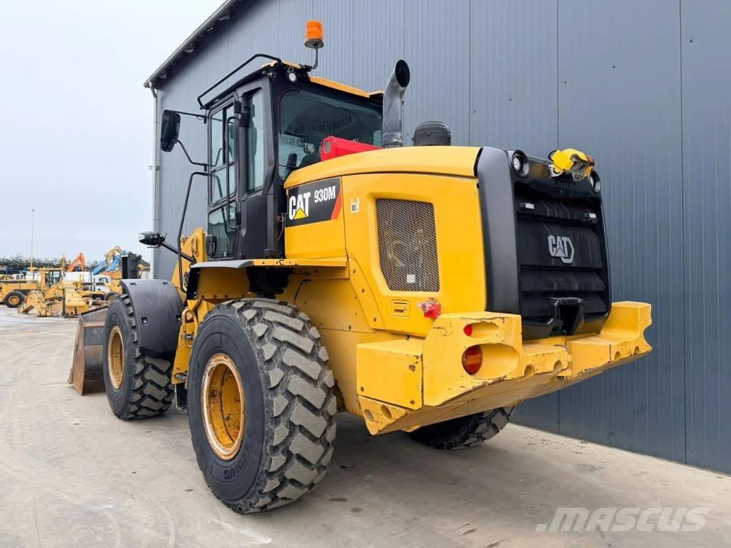 CAT 930M Kolesni nakladalci