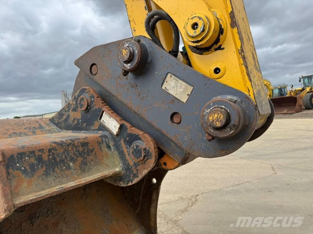 Komatsu PC 138 US-11 Bagri goseničarji
