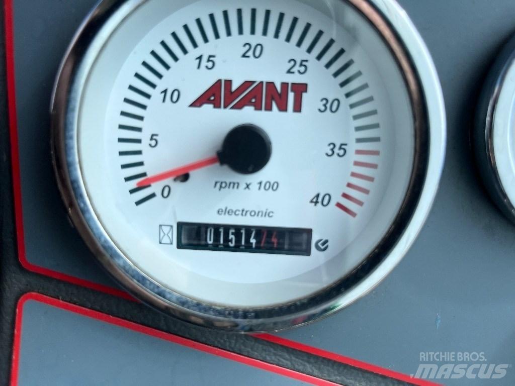 Avant 760 I Večnamenski nakladalci