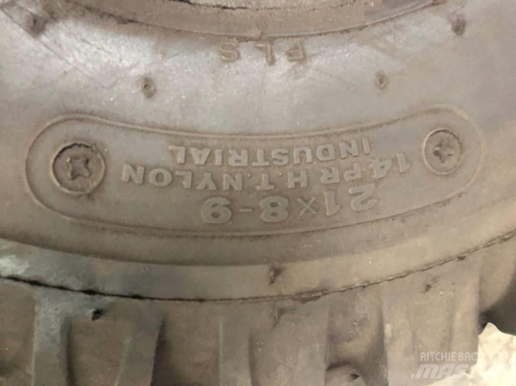 Bridgestone 21x8-9 Gume, kolesa in platišča