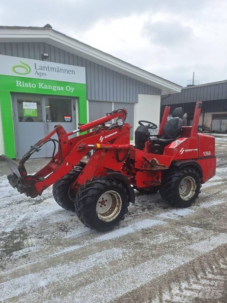 Weidemann 1360 Večnamenski nakladalci
