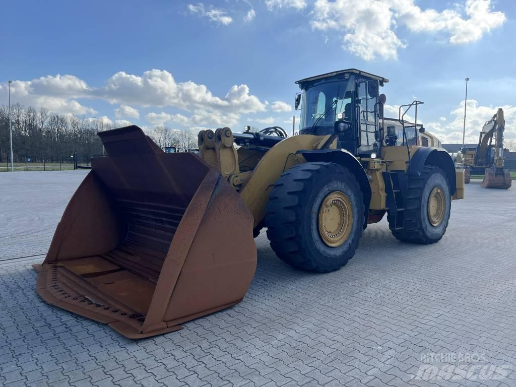 CAT 982M Kolesni nakladalci