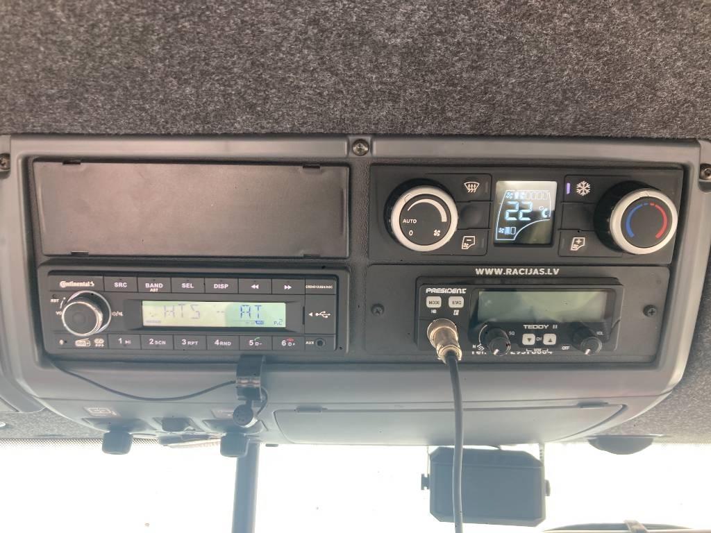 Valtra Q 305 Traktorji