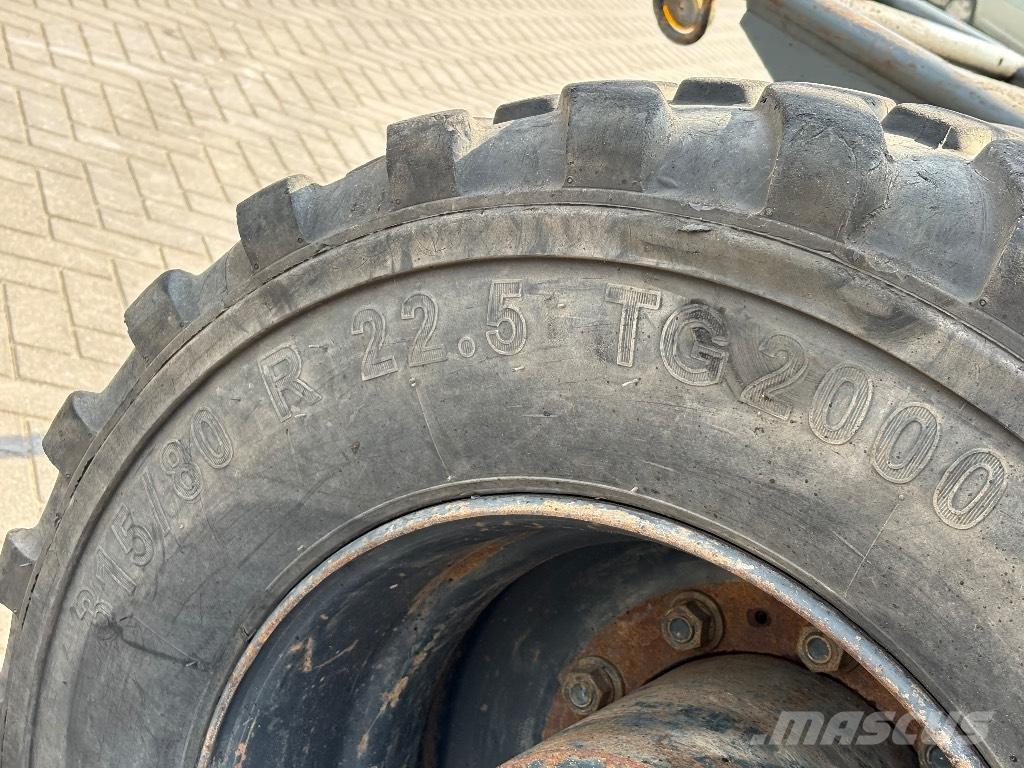 Hyundai 160W9-A Bagri na kolesih