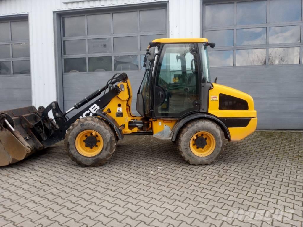 JCB 406 Kolesni nakladalci