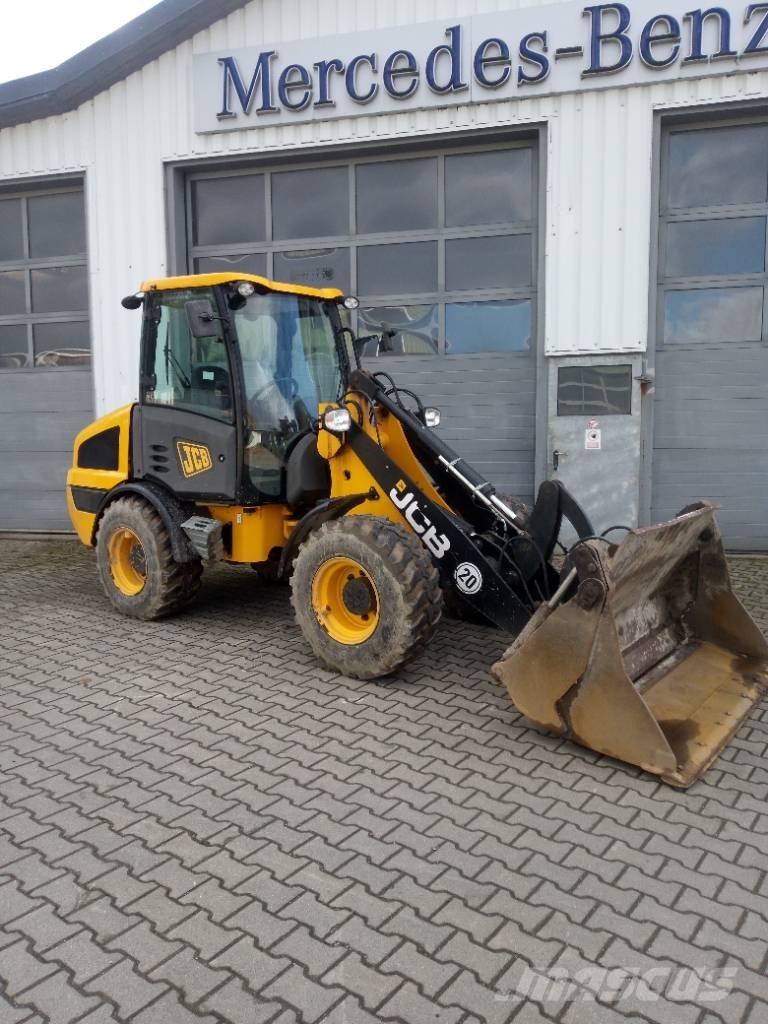 JCB 406 Kolesni nakladalci