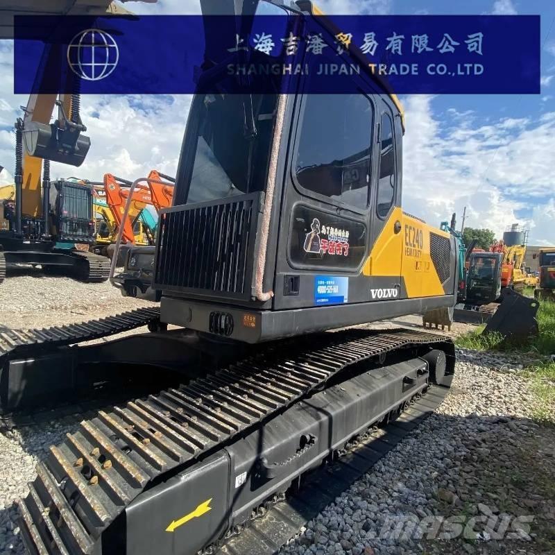 Volvo EC 240 Bagri goseničarji