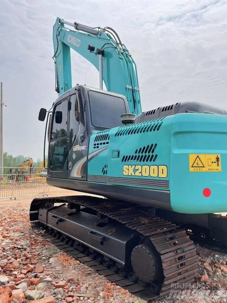 Kobelco 200 Bagri goseničarji