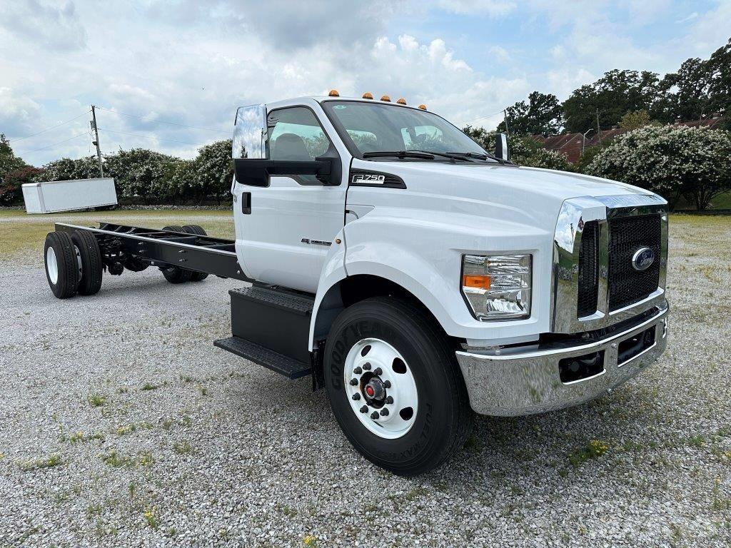 Ford F 750 Tovornjaki-šasije