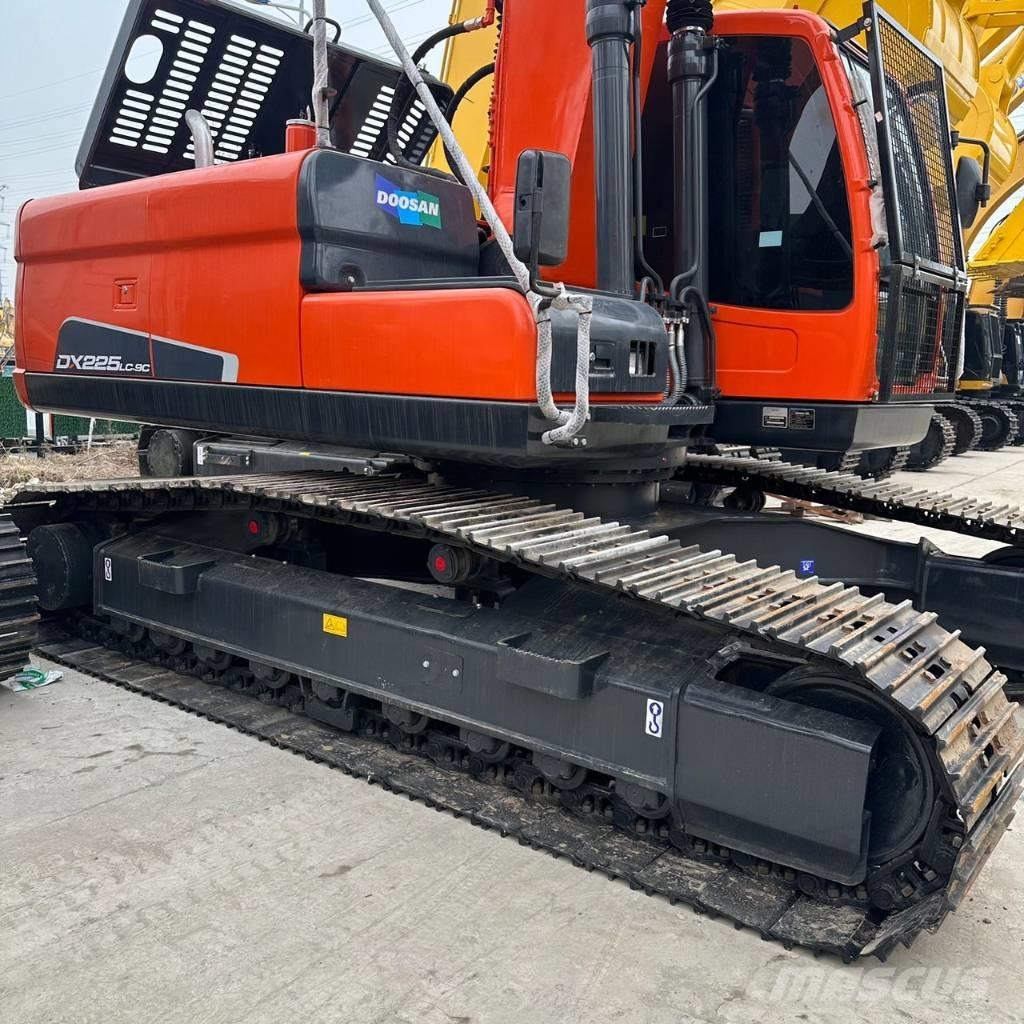 Doosan DX225LC-9C Bagri goseničarji