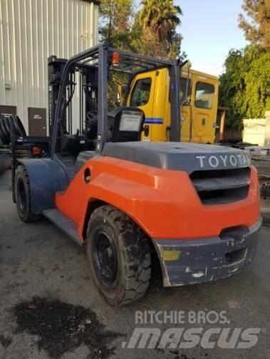 Toyota 8FD70U Dizelski viličarji