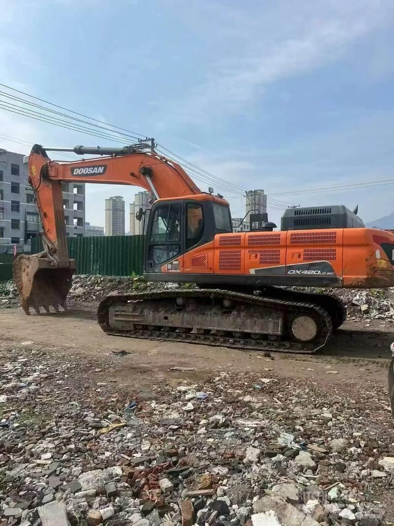 Doosan DX420LC Bagri goseničarji