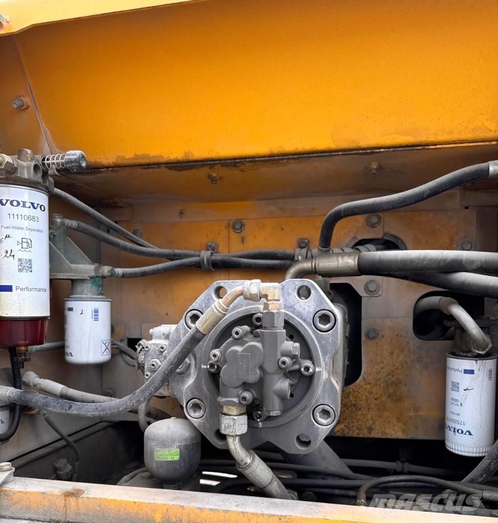 Volvo EC 300 D L Bagri goseničarji