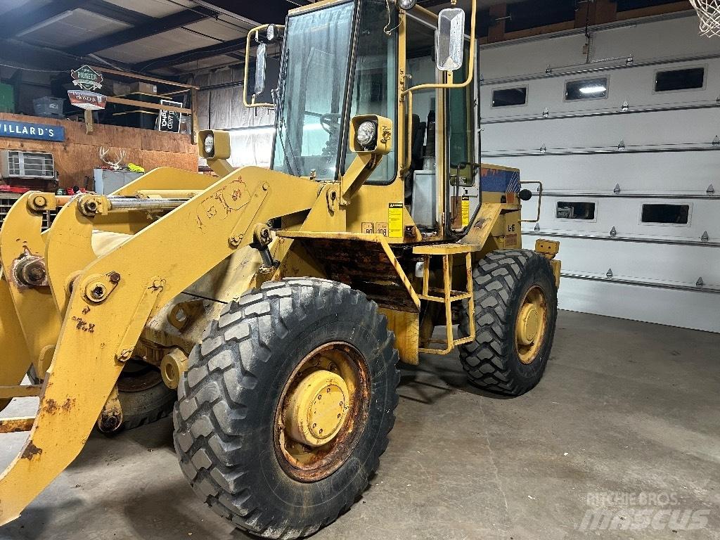 Fiat-Hitachi FR 100 Kolesni nakladalci