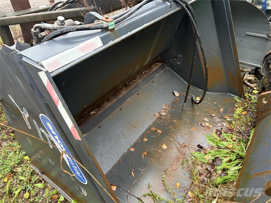 Snowstar HK700L Trosilci peska in soli