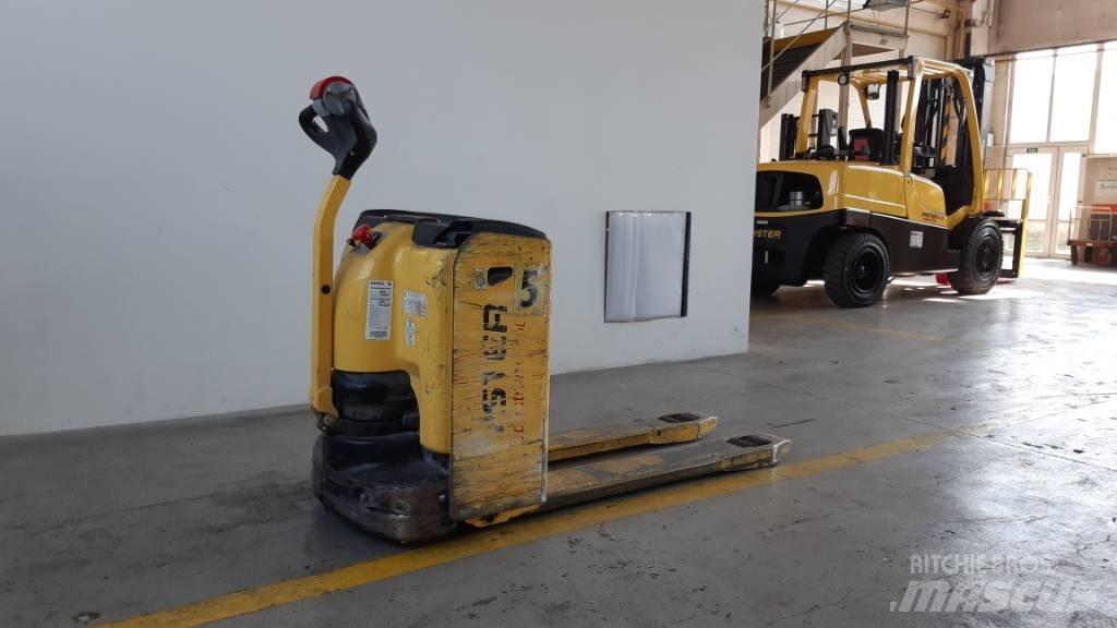 Hyster P2.0L Električni nizko dvižni viličar