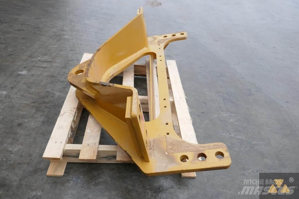CAT 140M3 Drawbar Transport - drugo