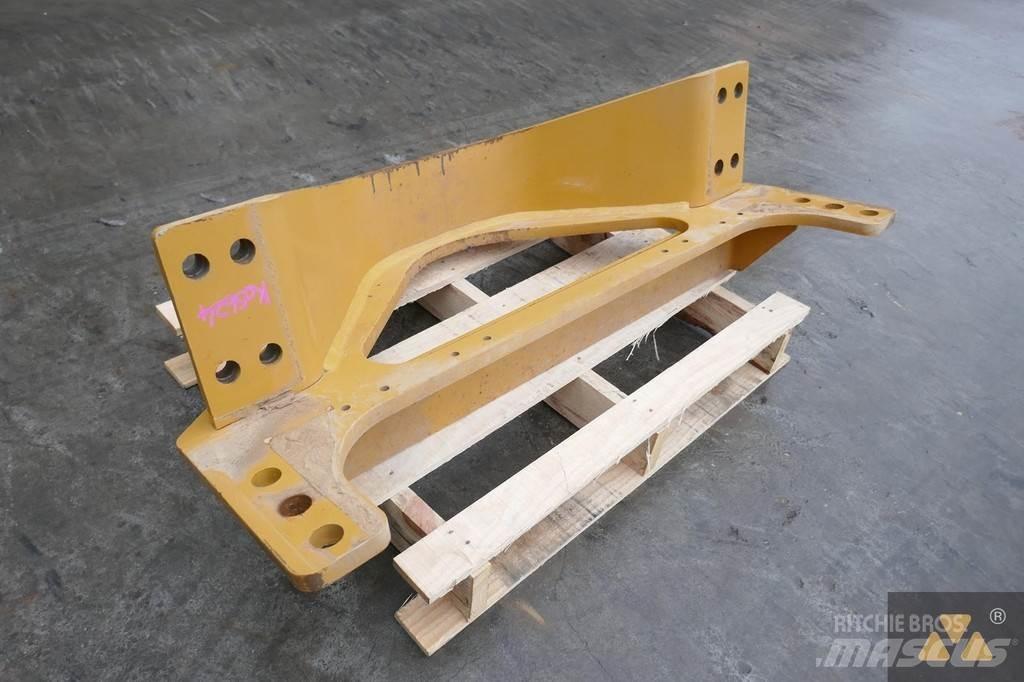 CAT 140M3 Drawbar Transport - drugo