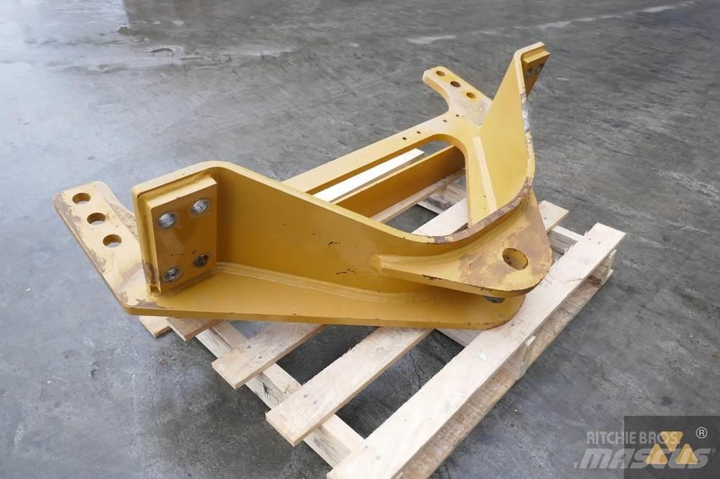 CAT 140M3 Drawbar Transport - drugo