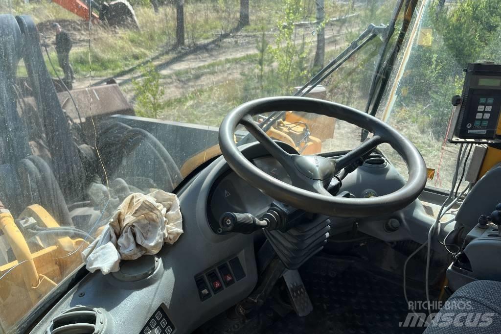 Volvo L 220 D Kolesni nakladalci