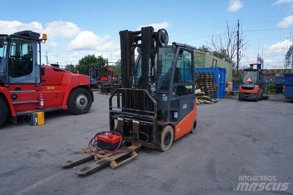 Toyota 8FBMKT25 Električni viličarji