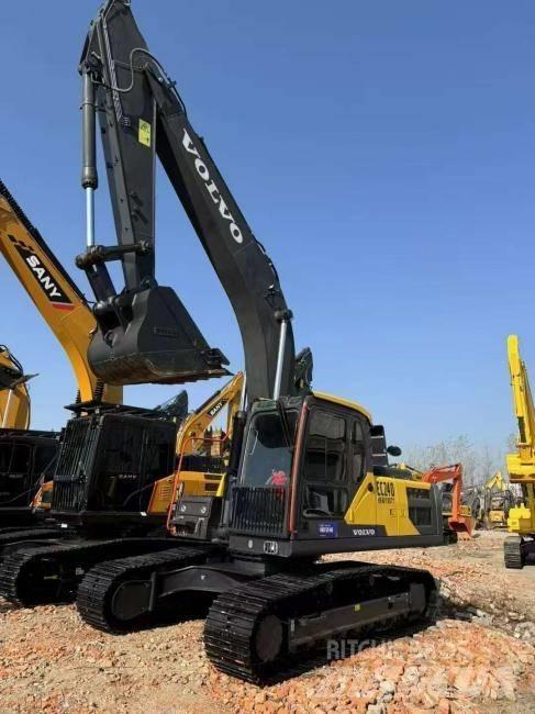 Volvo EC 240 Bagri goseničarji