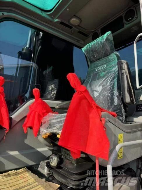 Volvo EC 240 Bagri goseničarji