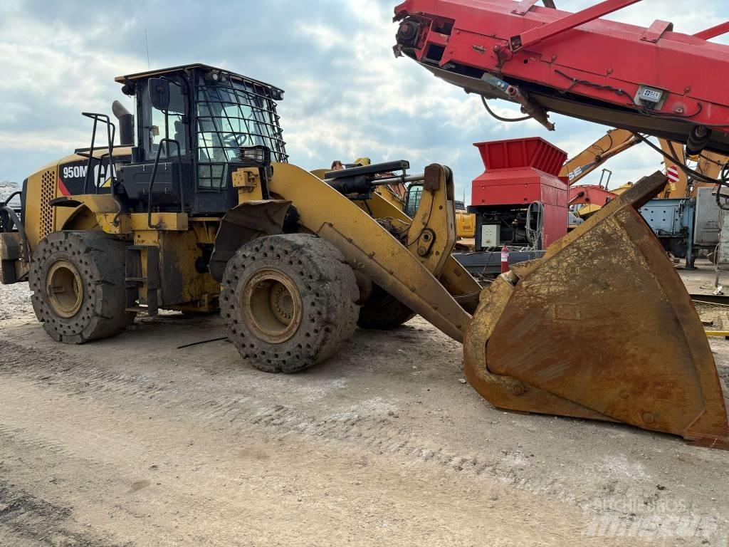 CAT 950 M Kolesni nakladalci