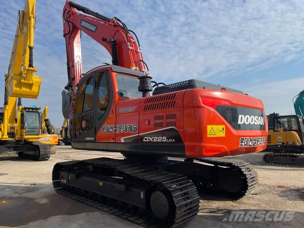 Doosan DX 225 LCA Bagri goseničarji
