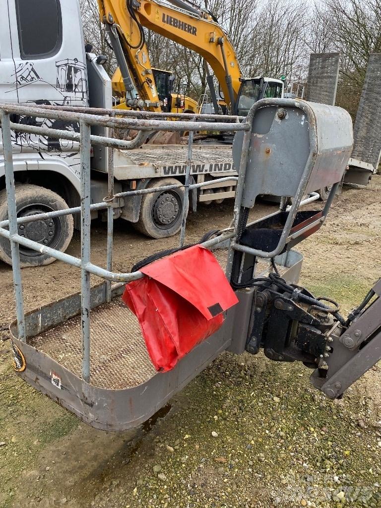 Manitou 180 ATJ Zglobne dvižne ploščadi