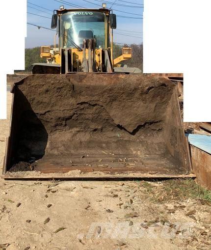 Volvo L 120 E Kolesni nakladalci