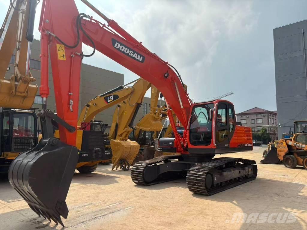 Doosan DX 225 Bagri goseničarji