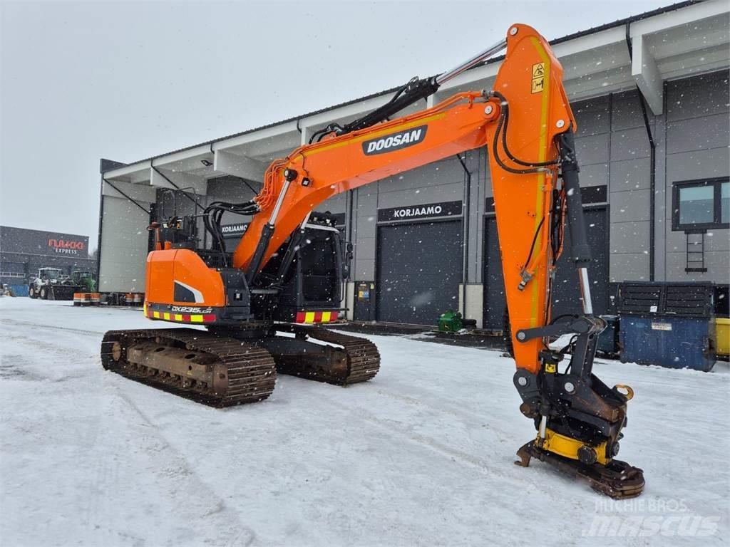 Doosan DX235LCR-5 Bagri goseničarji