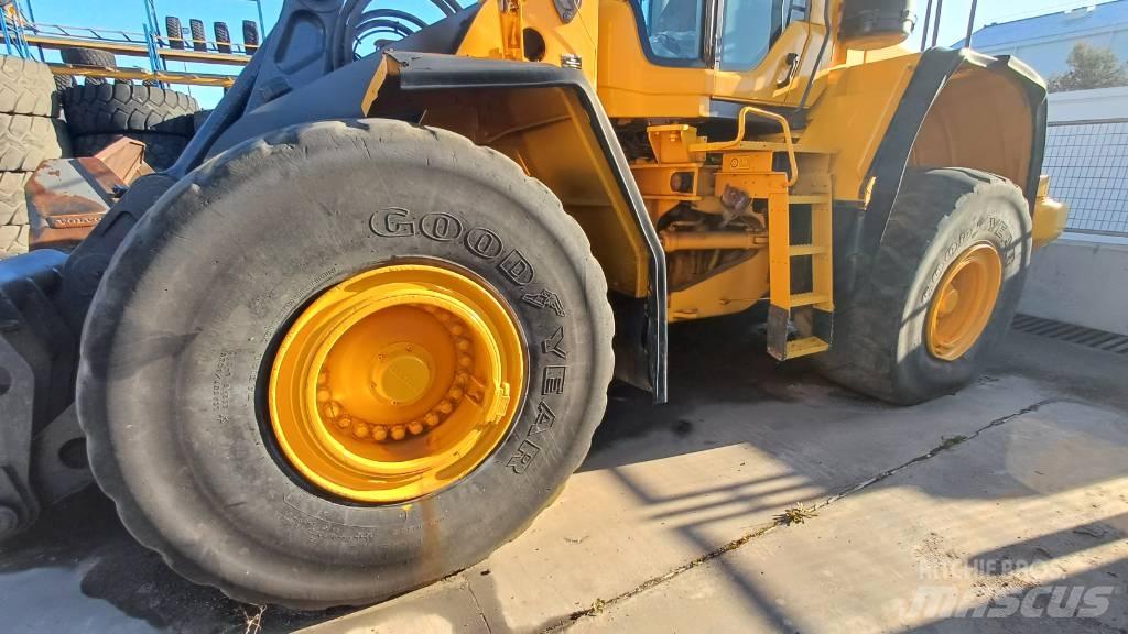 Volvo L 180 F Kolesni nakladalci