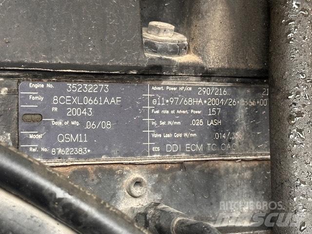 CASE 921 E Kolesni nakladalci