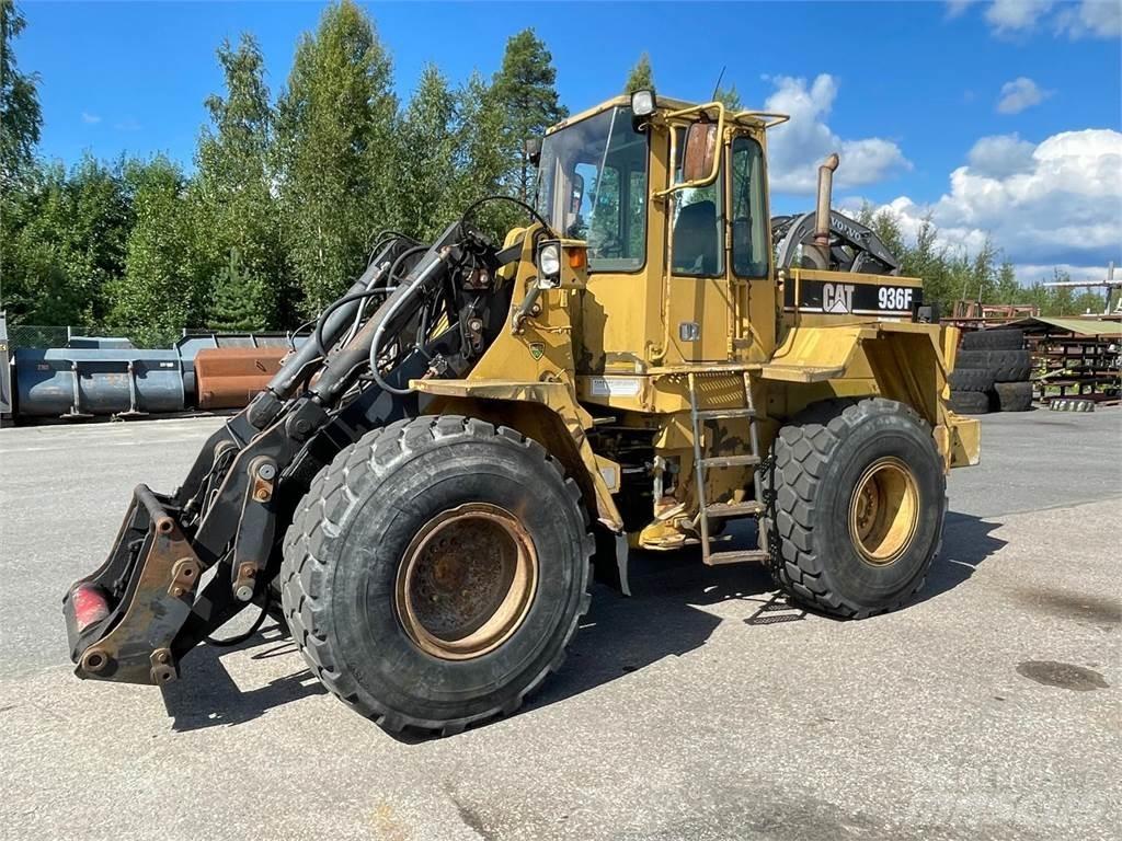 CAT 936F Kolesni nakladalci