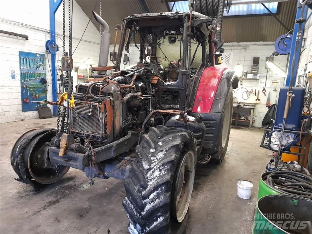 Valtra N163 Traktorji