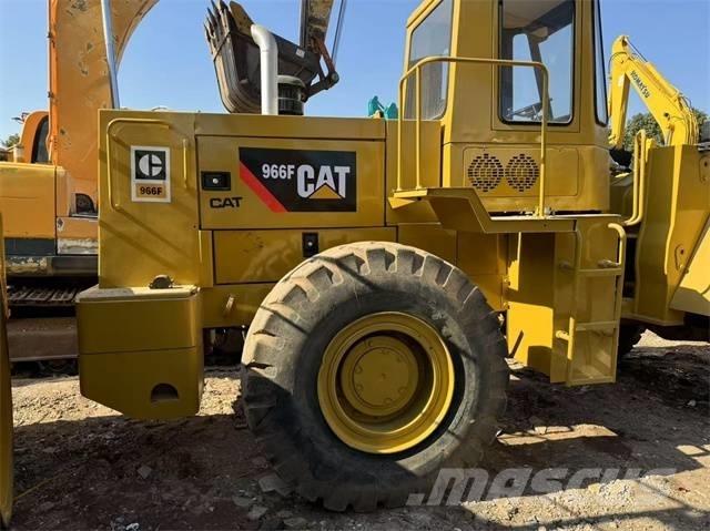 CAT 966 F Kolesni nakladalci