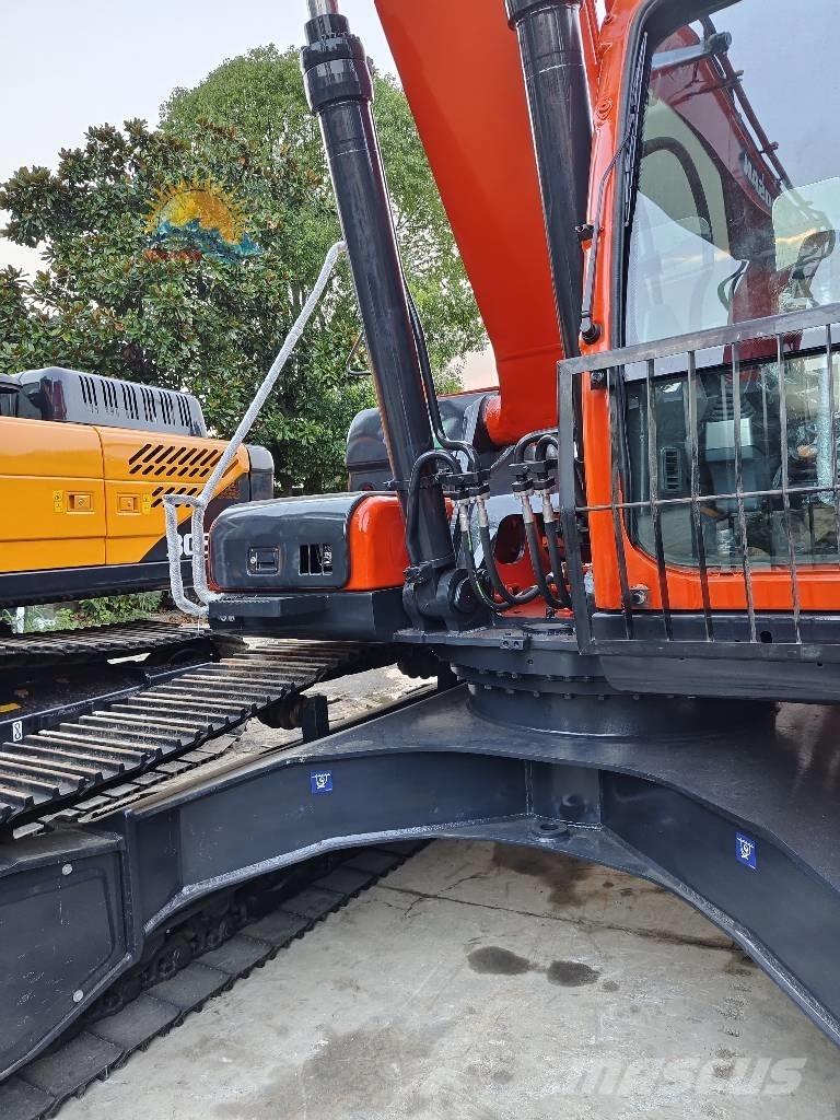 Doosan DX 300 LC Bagri goseničarji