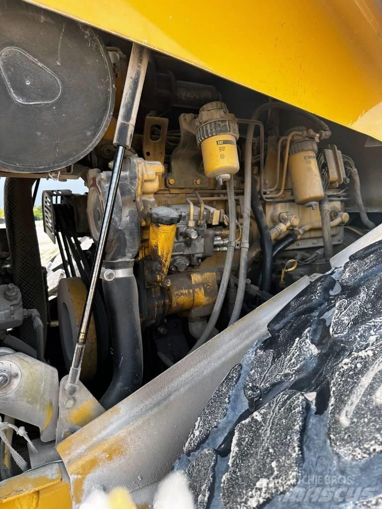 CAT CS 563 E Kombinirani valjarji
