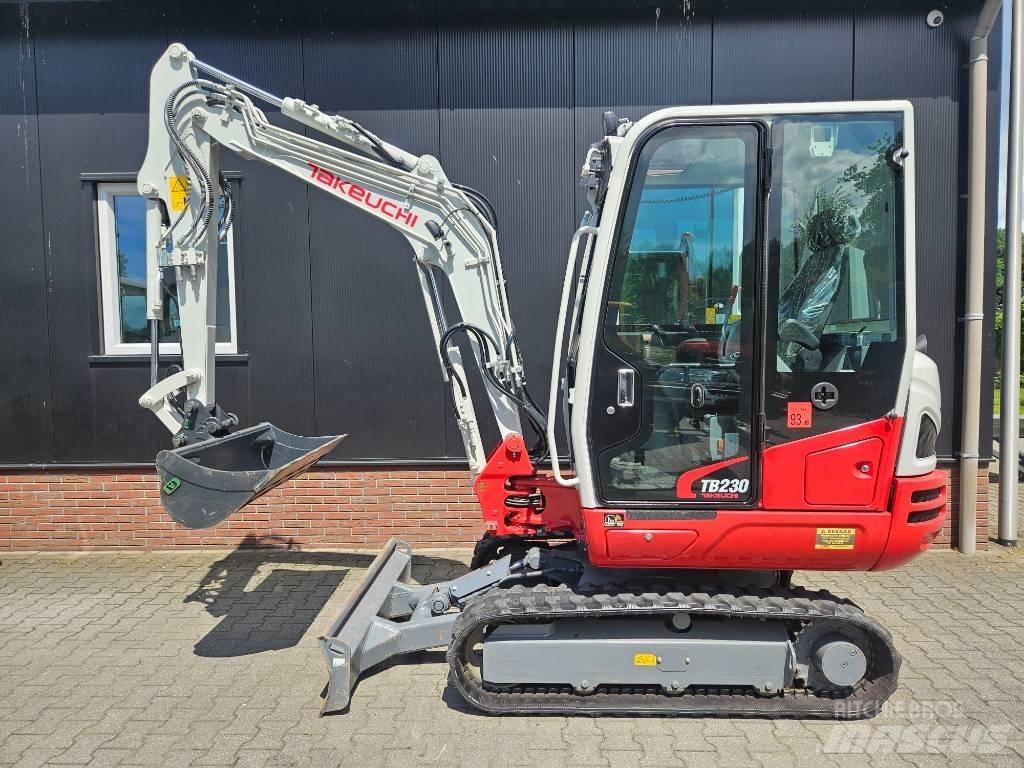 Takeuchi TB230 Mini bagri <7t